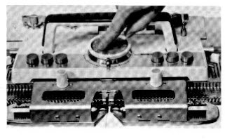 Studio SK305 knitting machine