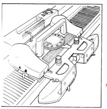 Studio SK321 knitting machine
