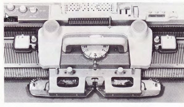 Studio SK327 knitting machine