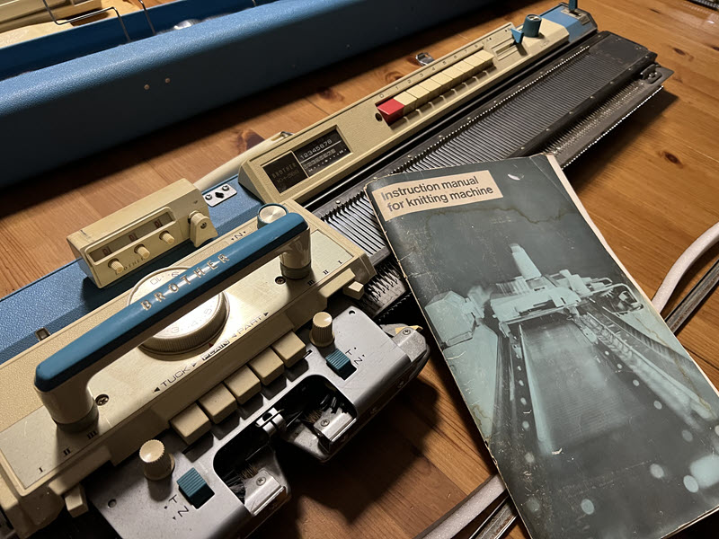 Brother KH588 knitting machine