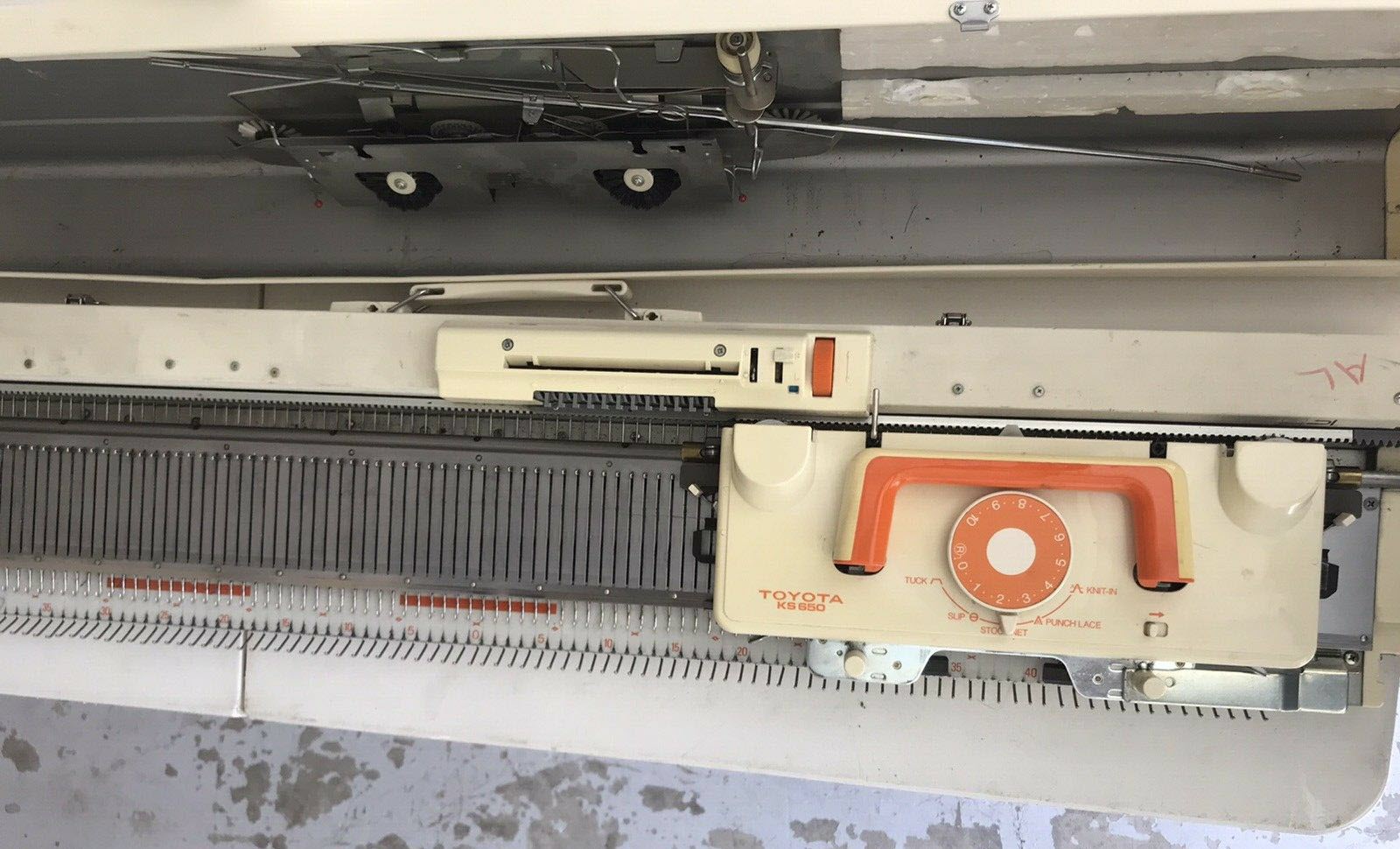 Toyota 650 knitting machine