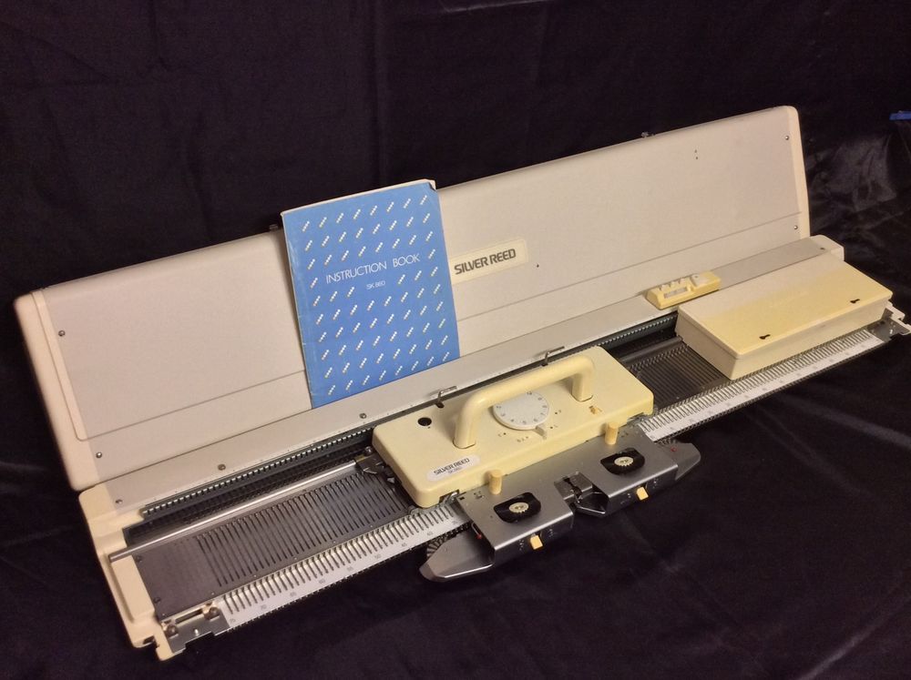 Studio SK860 knitting machine