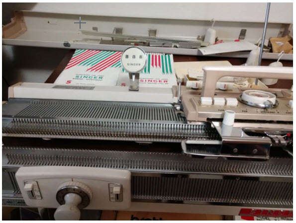 Singer 888 knitting machine