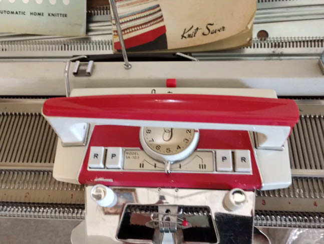 Studio SK103 knitting machine