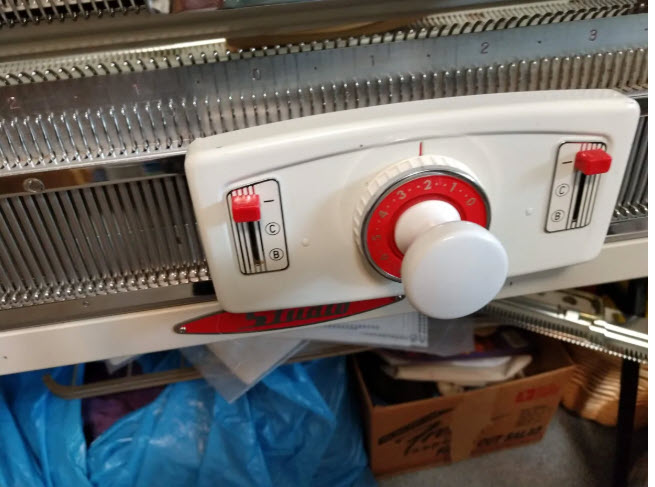 Studio SK103 knitting machine