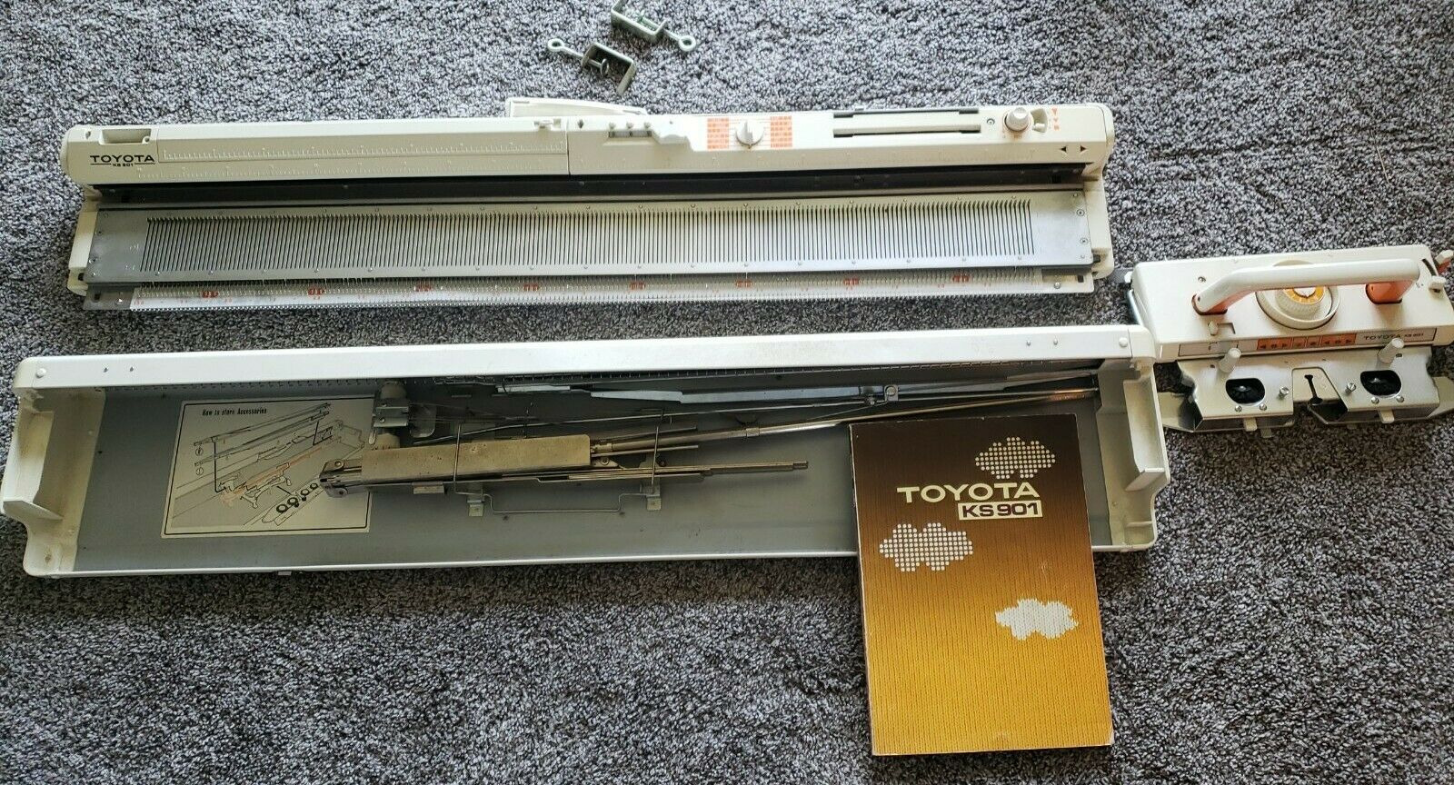 Toyota KS901 knitting machine